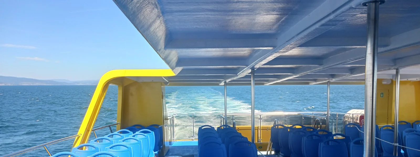 Buganvilla Express operating across the Bocaina Strait