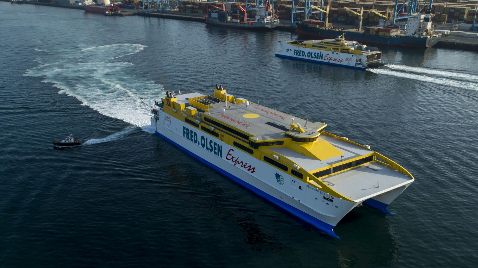 Catamaranes Fred. Olsen Express en el puerto de La Luz y Las Palmas