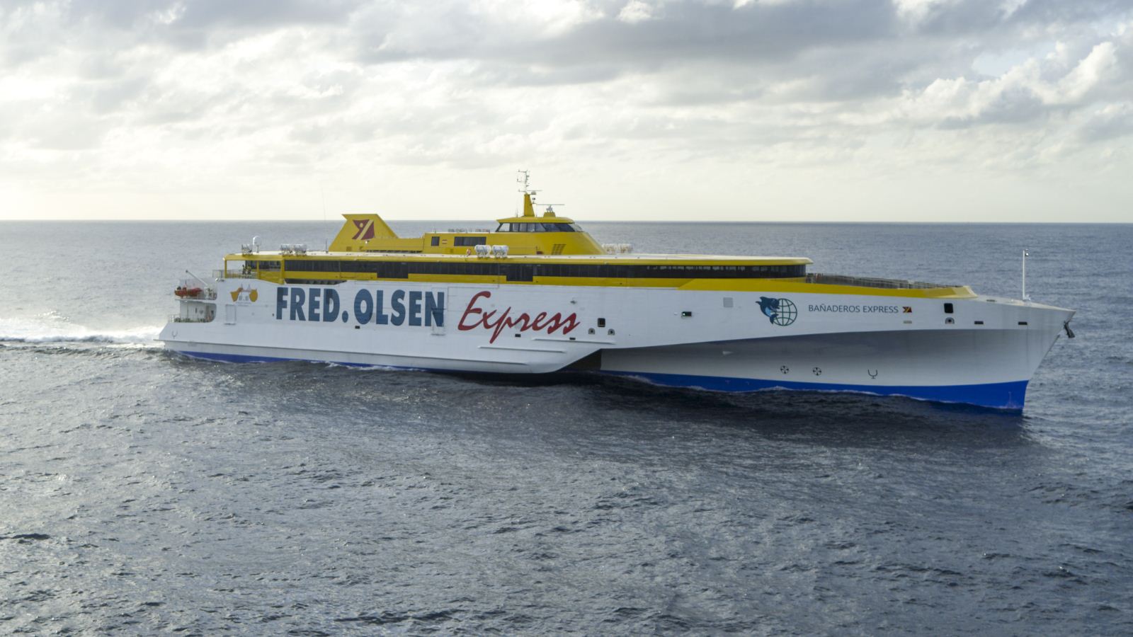 Imagen del Bañaderos Express, uno de los trimaranes de la compñía