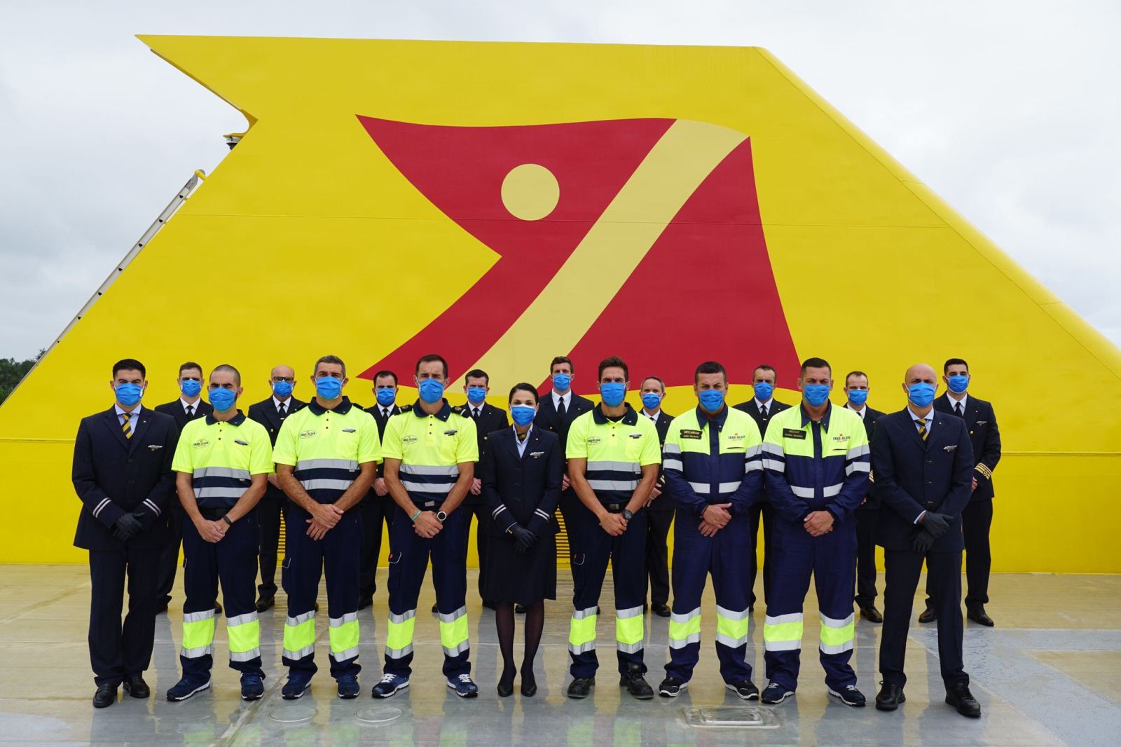 La tripulación que trajo el Bañaderos Express a las islas Canarias.